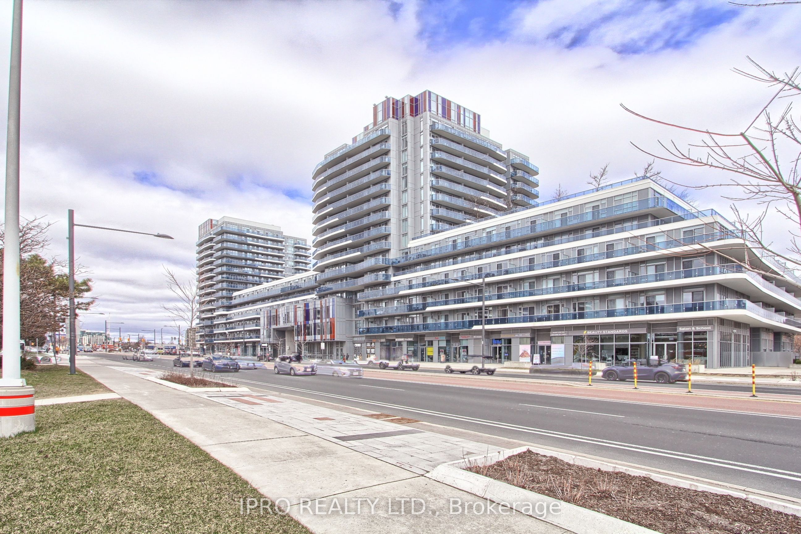 #1007 - 9471 Yonge Street Property Photo 1