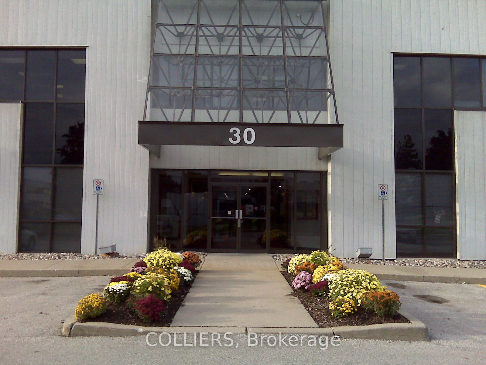 30 East Beaver Creek Road 107 Property Photo 3