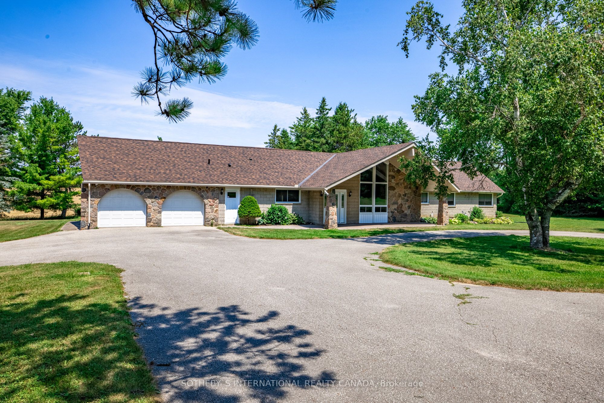 5512 3rd Line Property Photo 3
