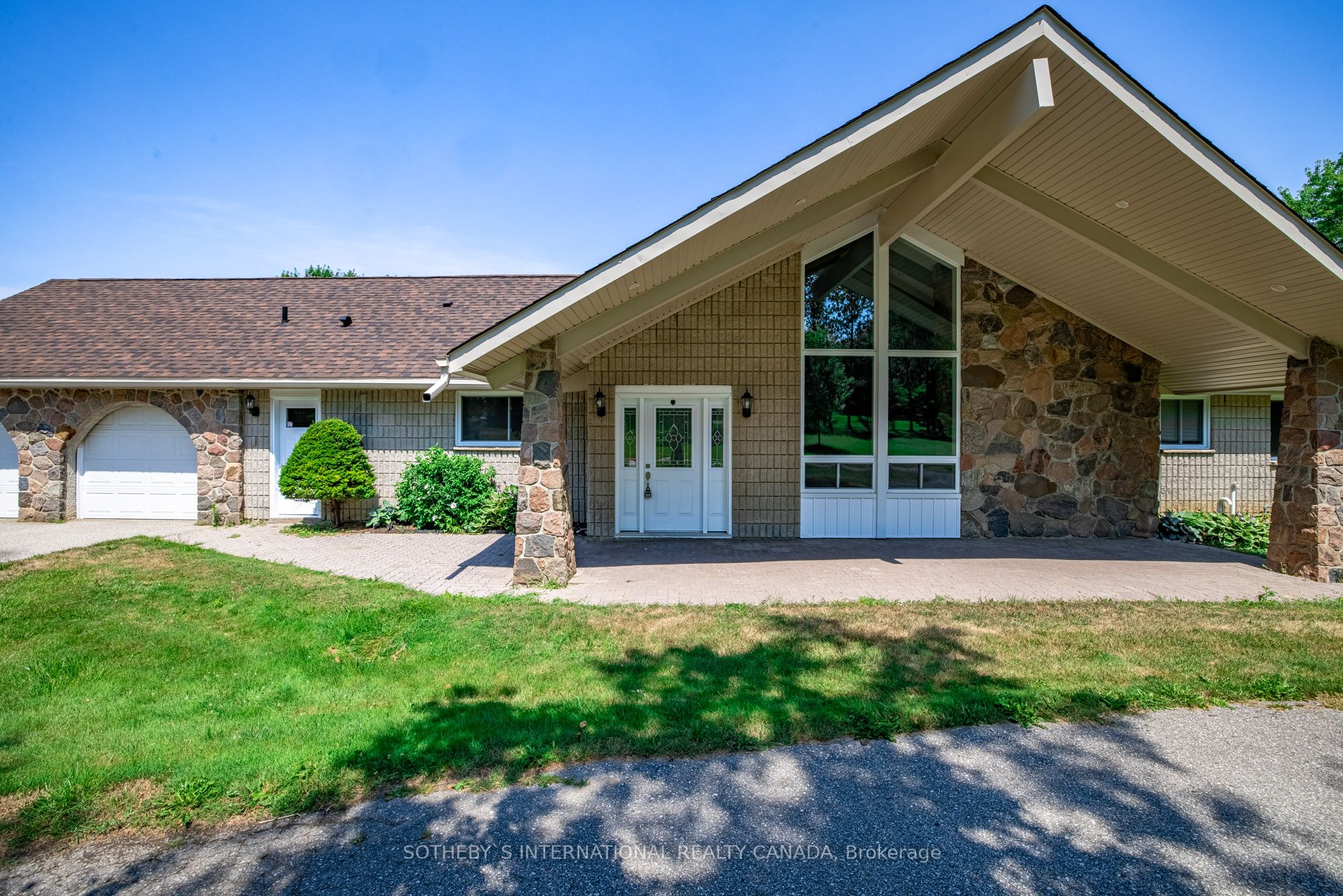 5512 3rd Line Property Photo 4