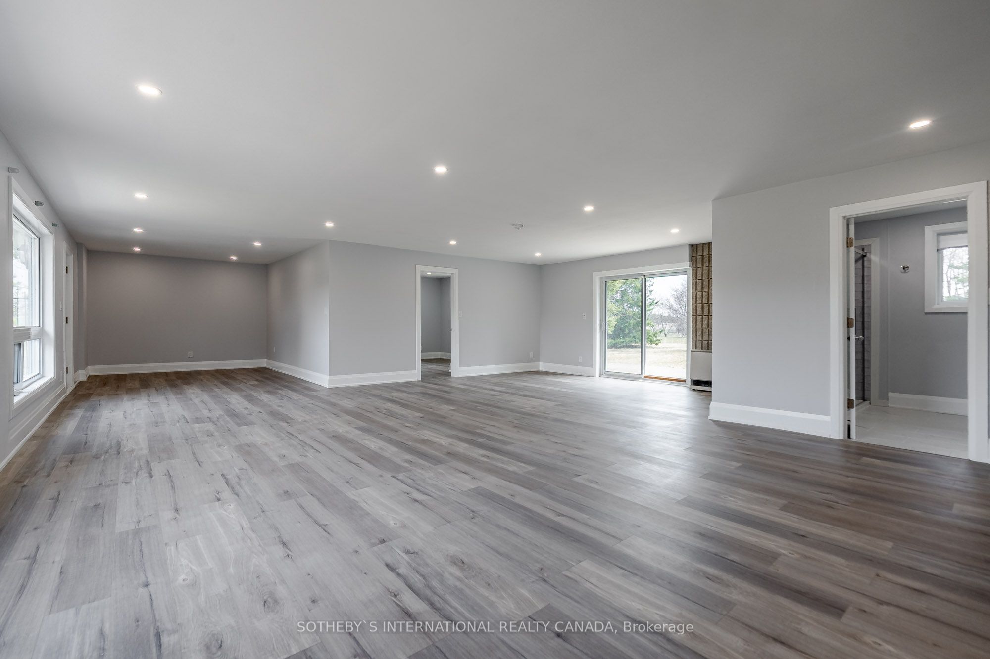 5512 3rd Line Property Photo 10