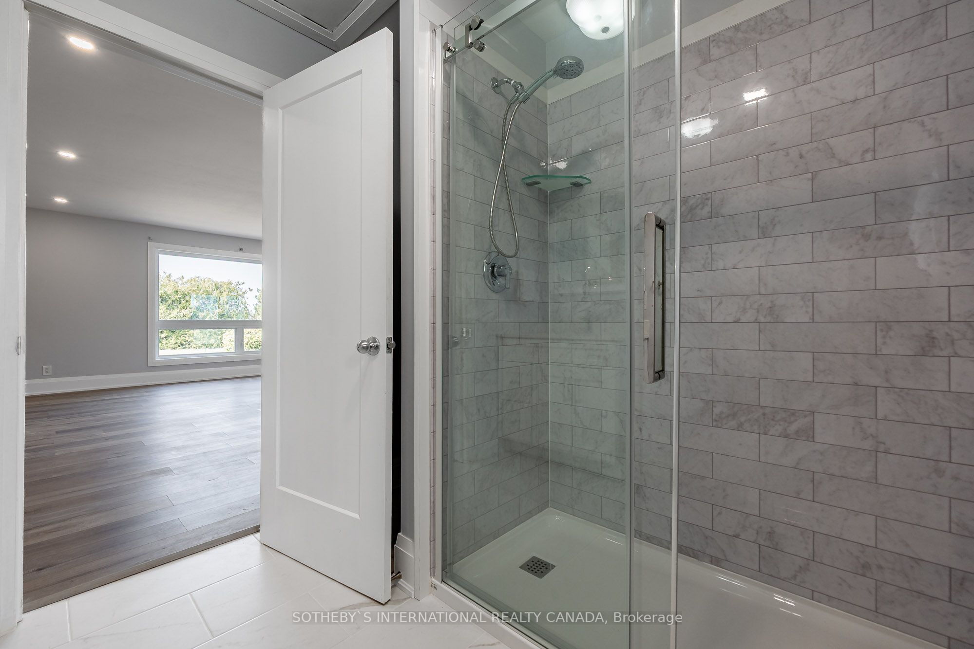 5512 3rd Line Property Photo 14