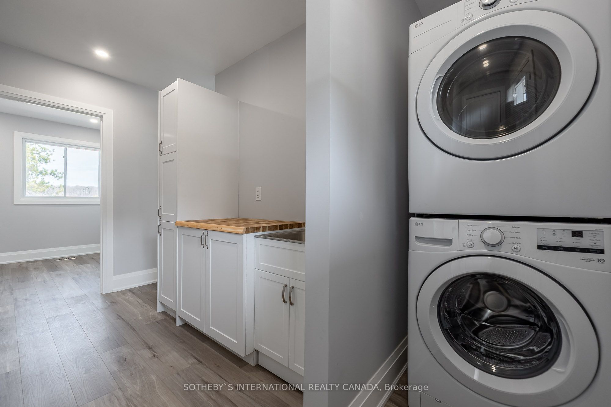 5512 3rd Line Property Photo 17