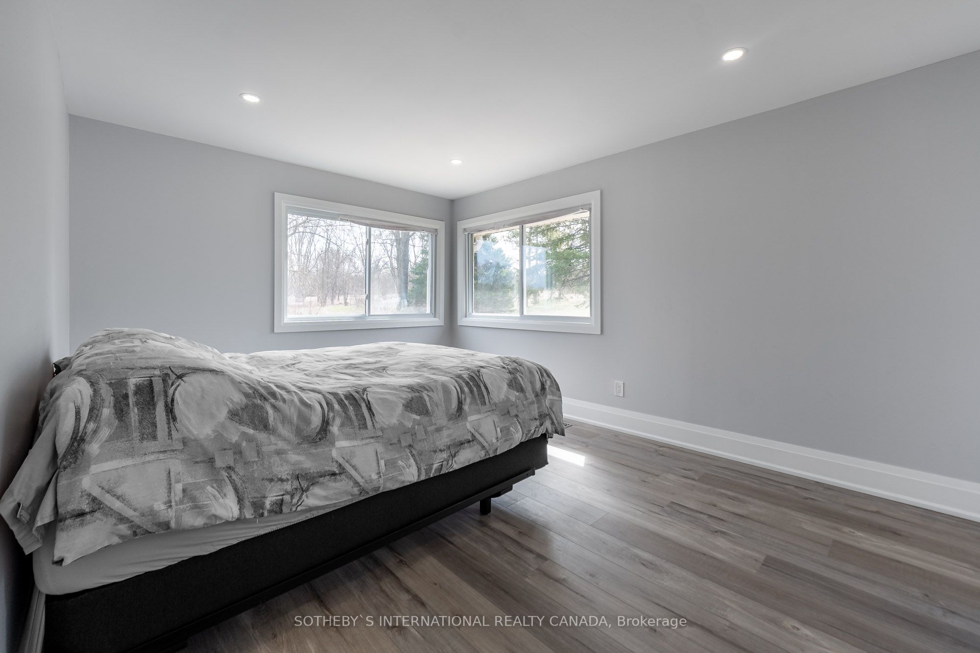 5512 3rd Line Property Photo 21
