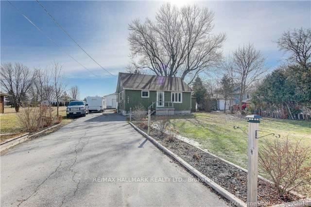 1527 Killarney Beach Road Property Photo 5