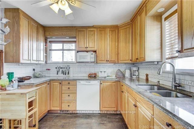 1527 Killarney Beach Road Property Photo 11