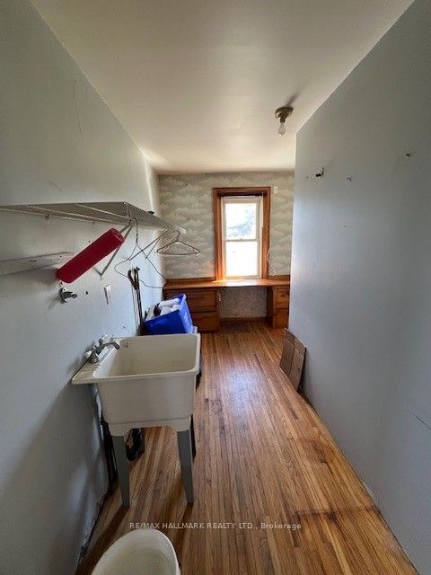 1527 Killarney Beach Road Property Photo 15