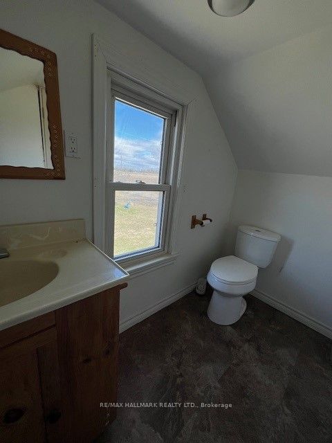 1527 Killarney Beach Road Property Photo 17