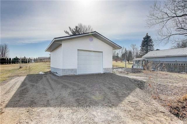 1527 Killarney Beach Road Property Photo 22