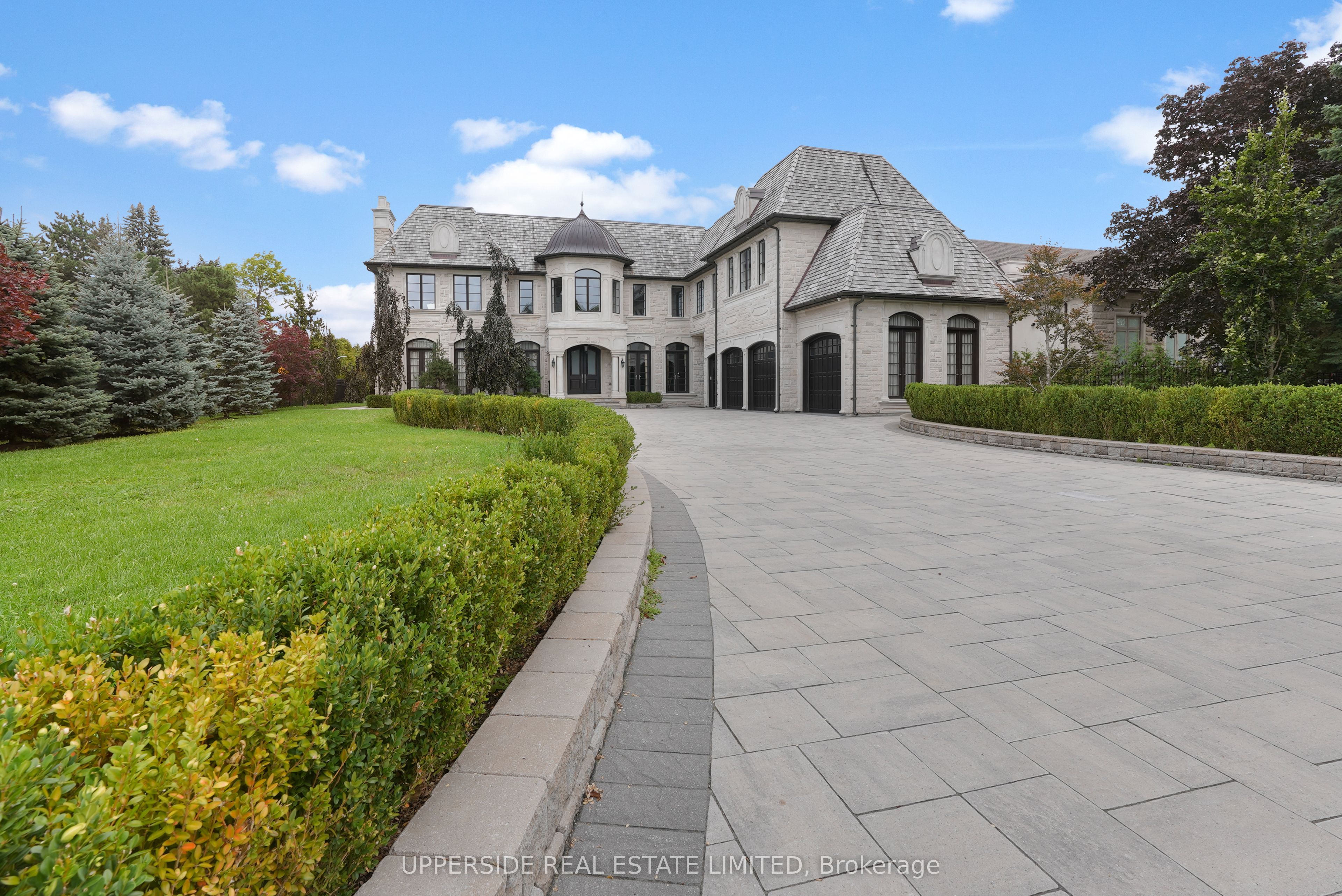 29 Riverside Boulevard W Property Image