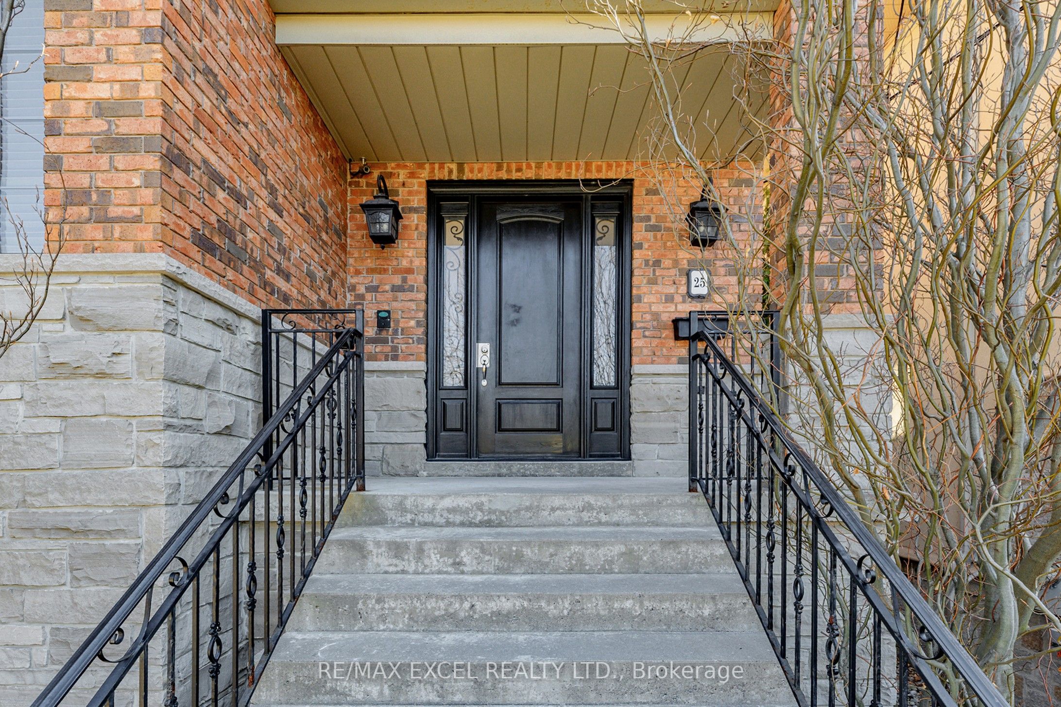 25 Oak Avenue Property Photo 2