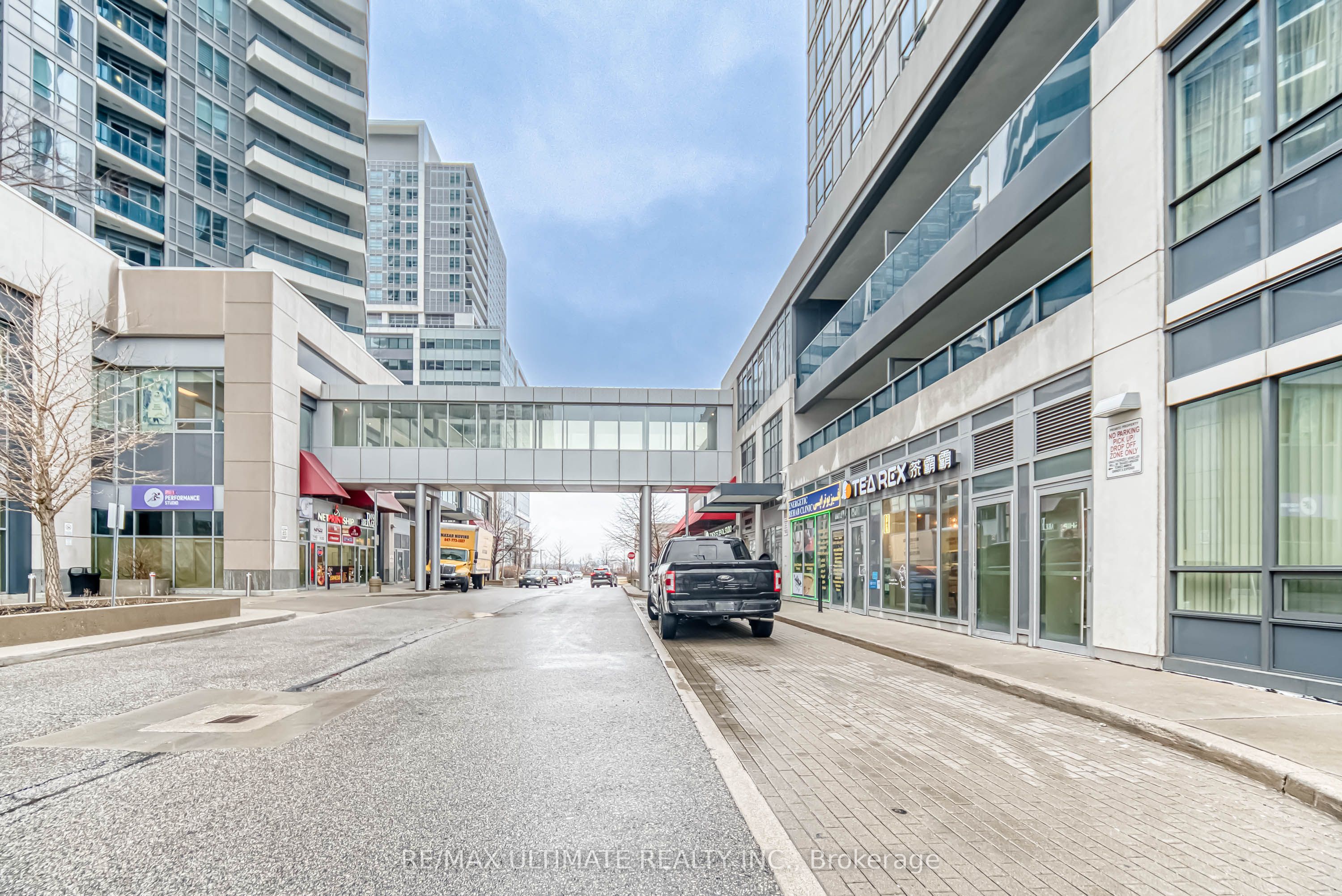 #1 - 7181 Yonge Street Property Photo 2