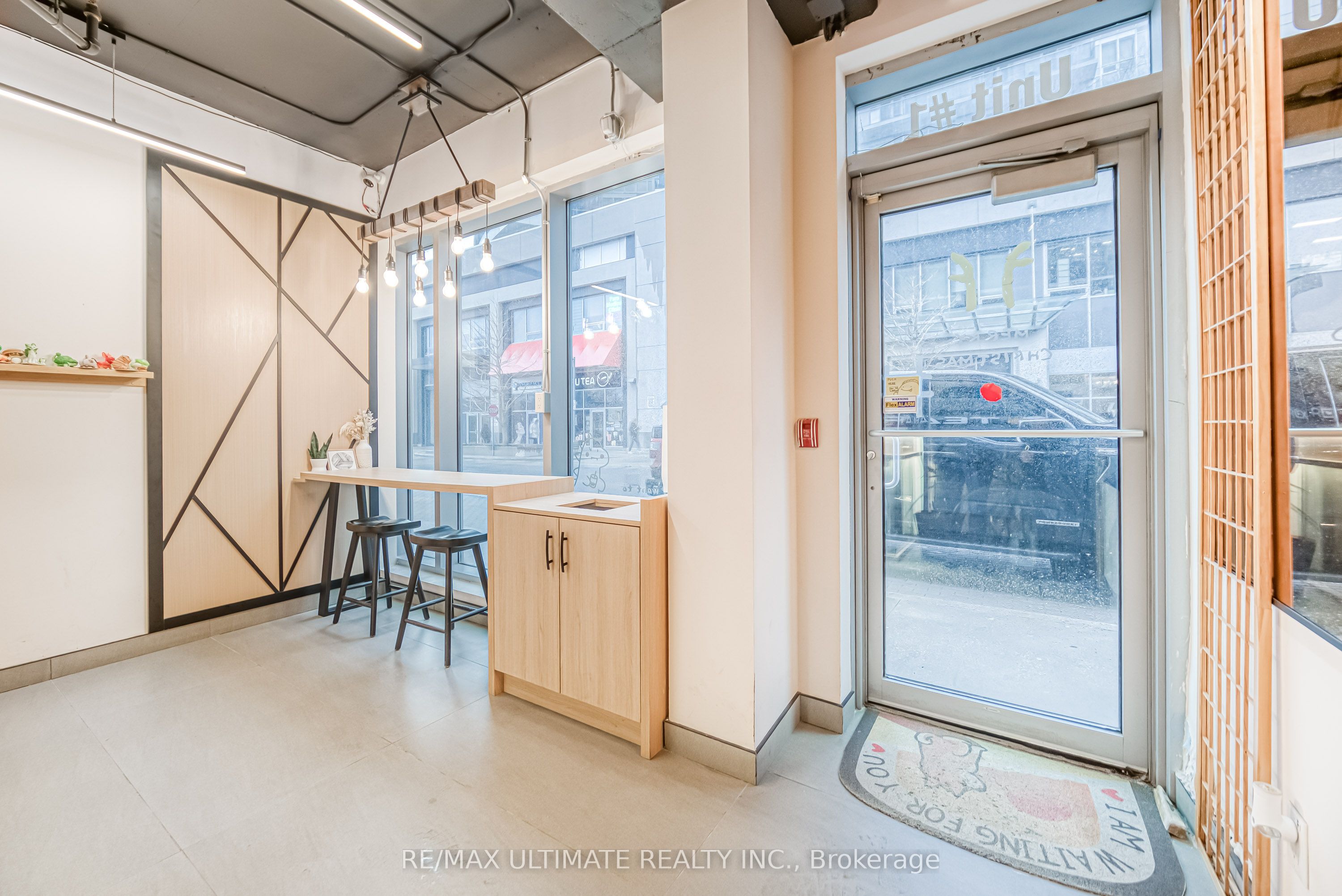 #1 - 7181 Yonge Street Property Photo 7