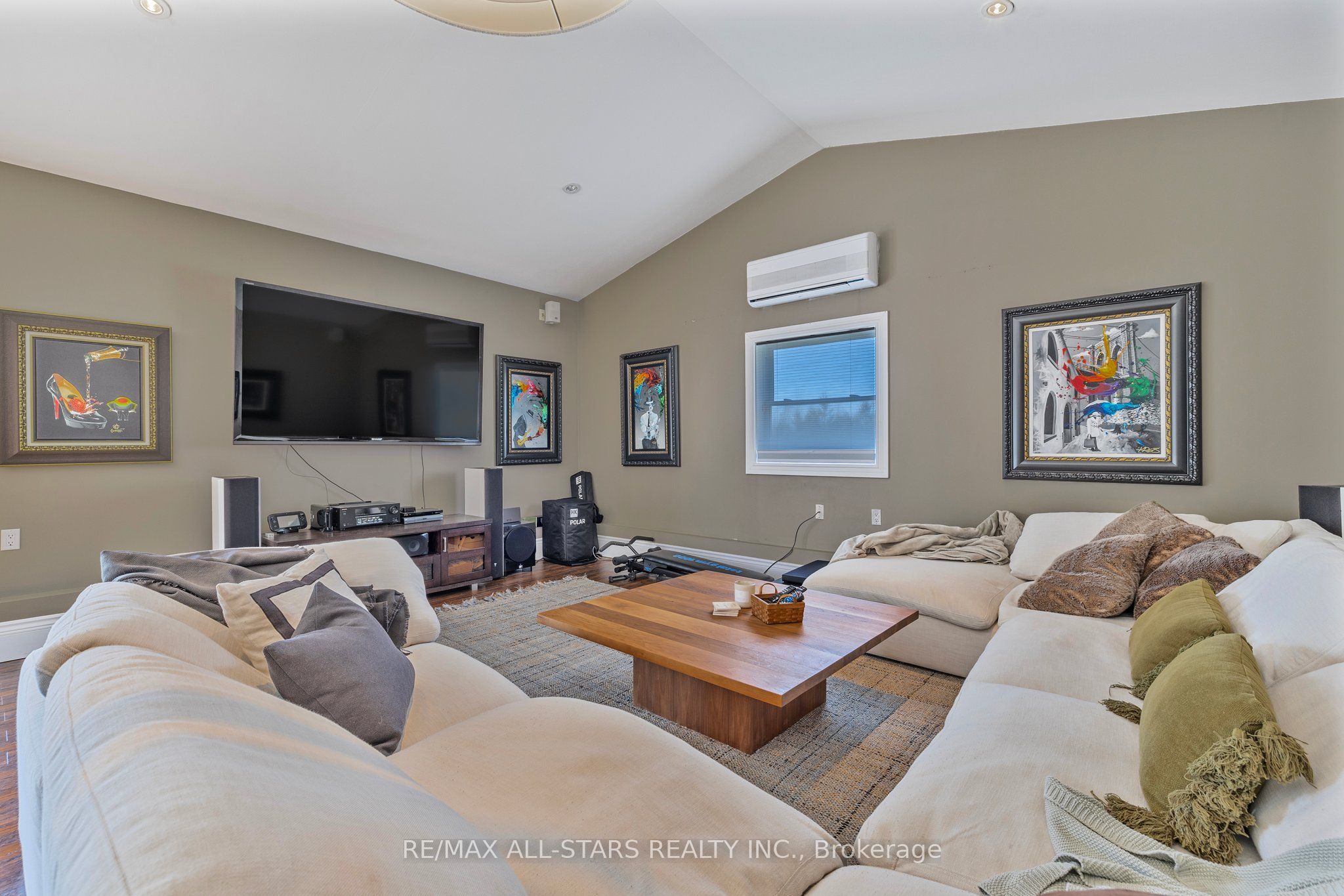 25956 Mccowan Road Property Photo 16