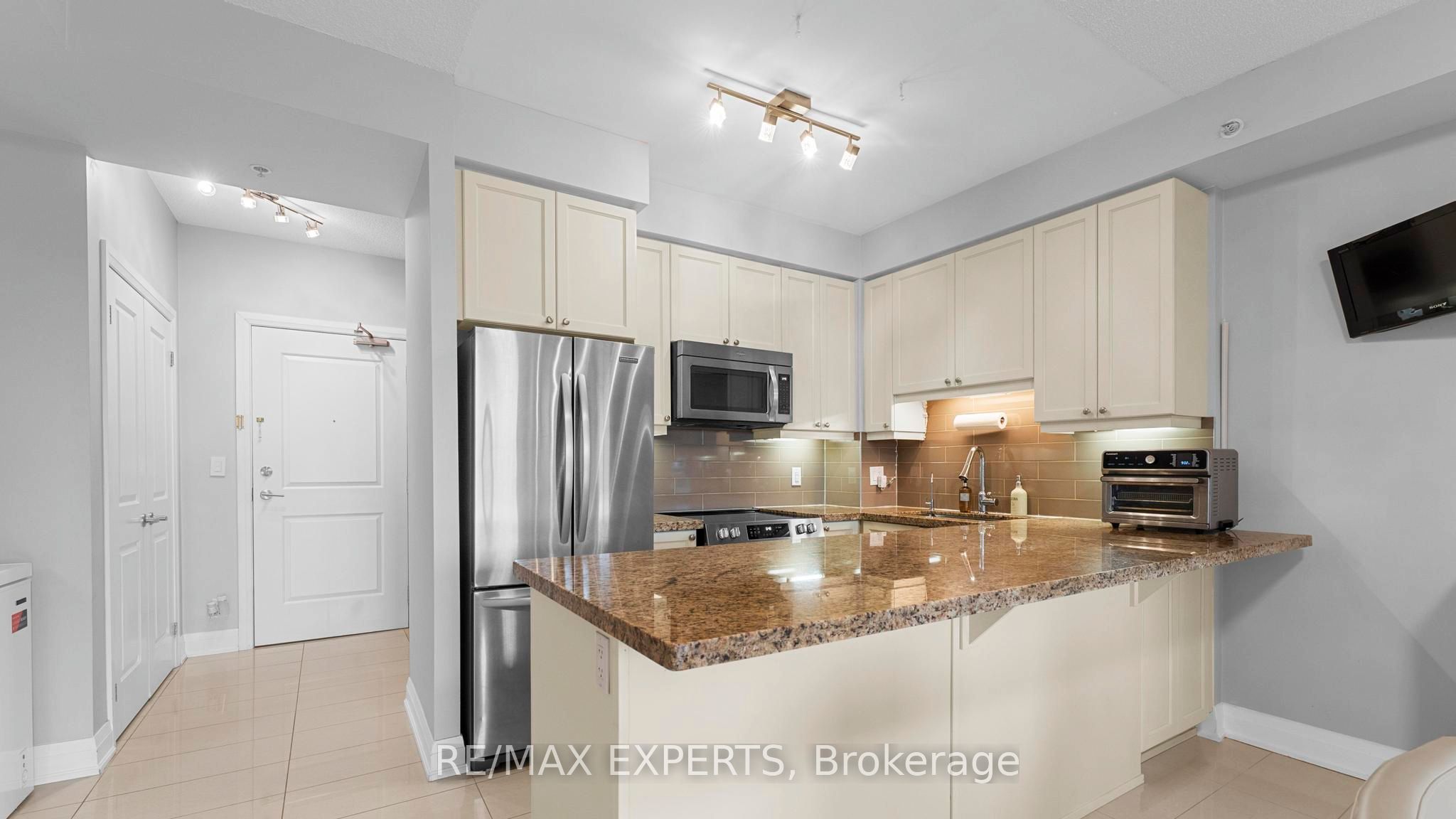 12 Woodstream Boulevard 201 Property Photo 5