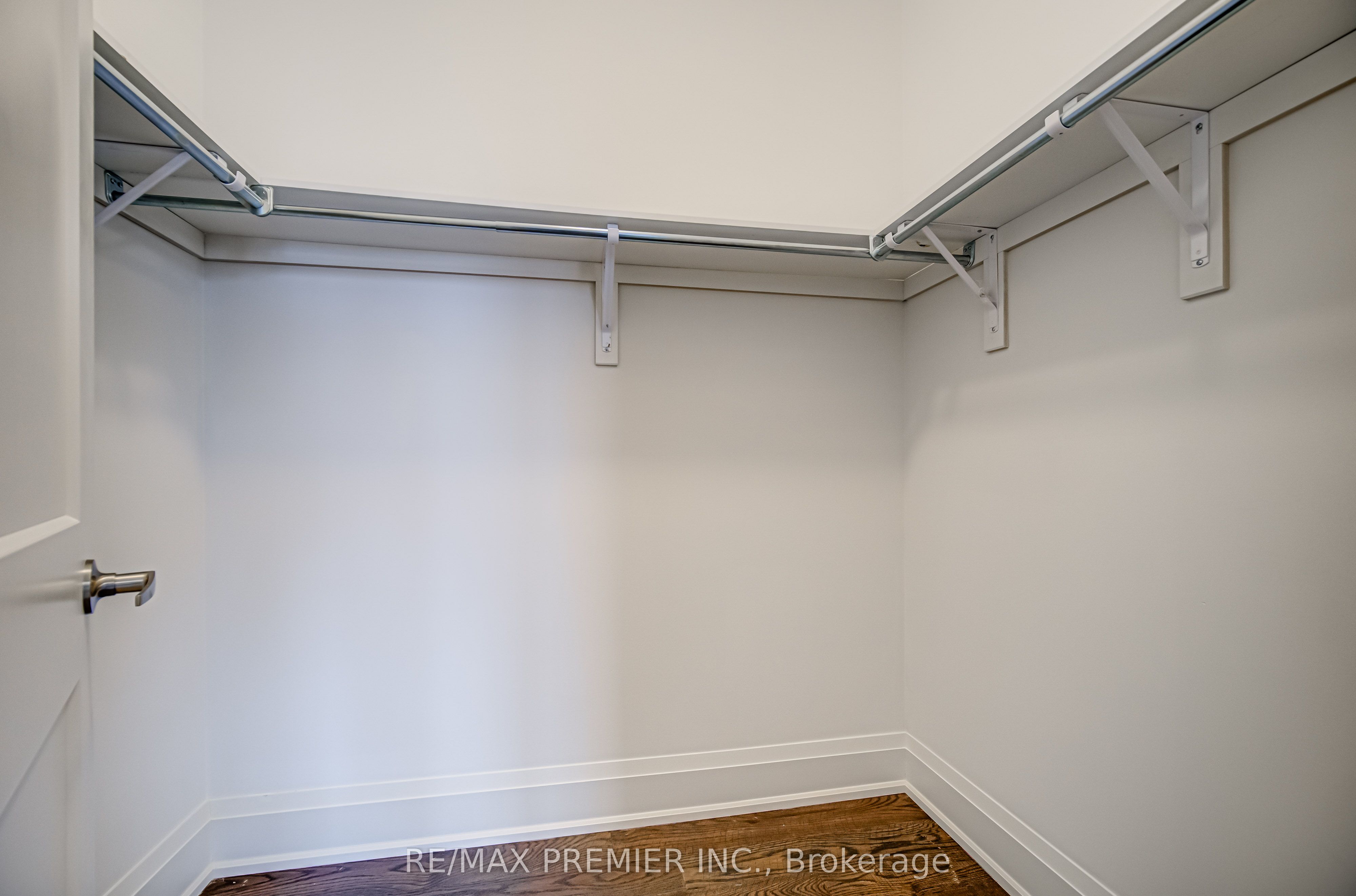 31 Bayberry Drive E Property Photo 27