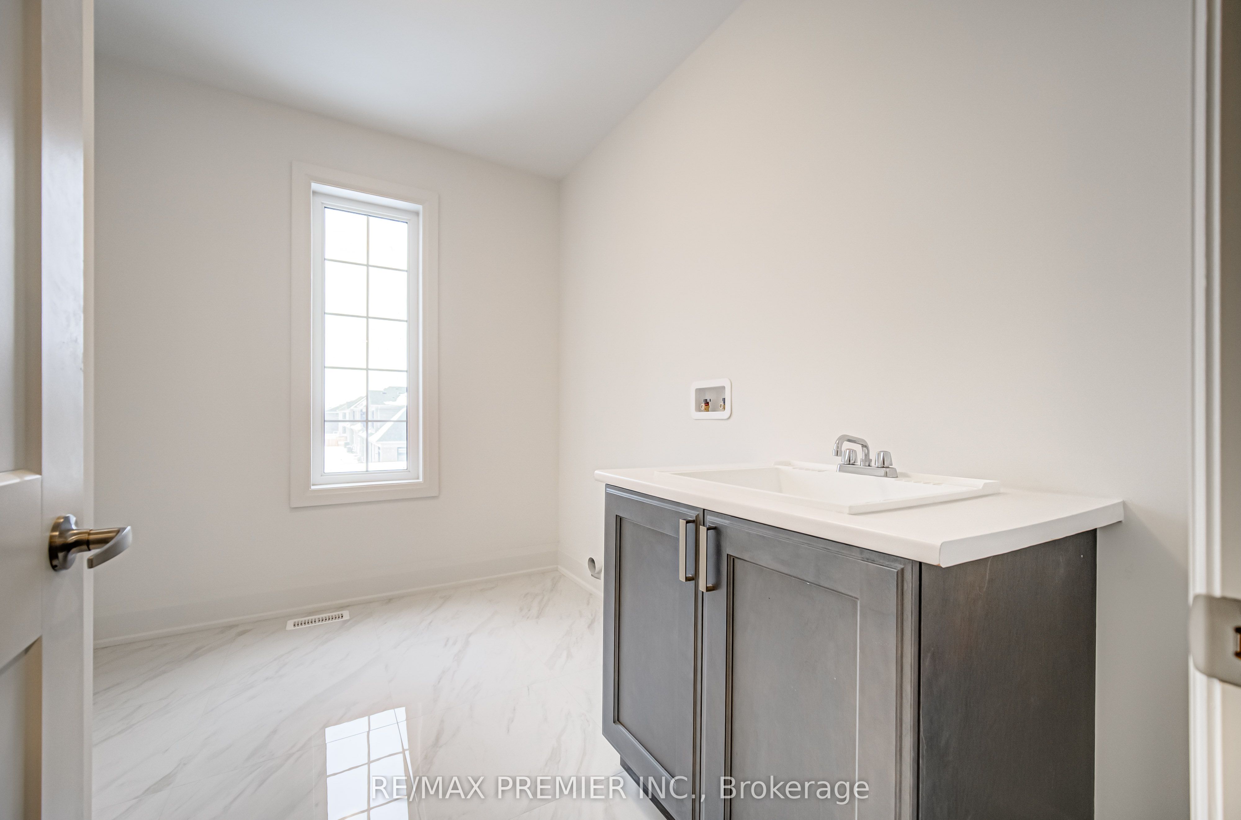 31 Bayberry Drive E Property Photo 42