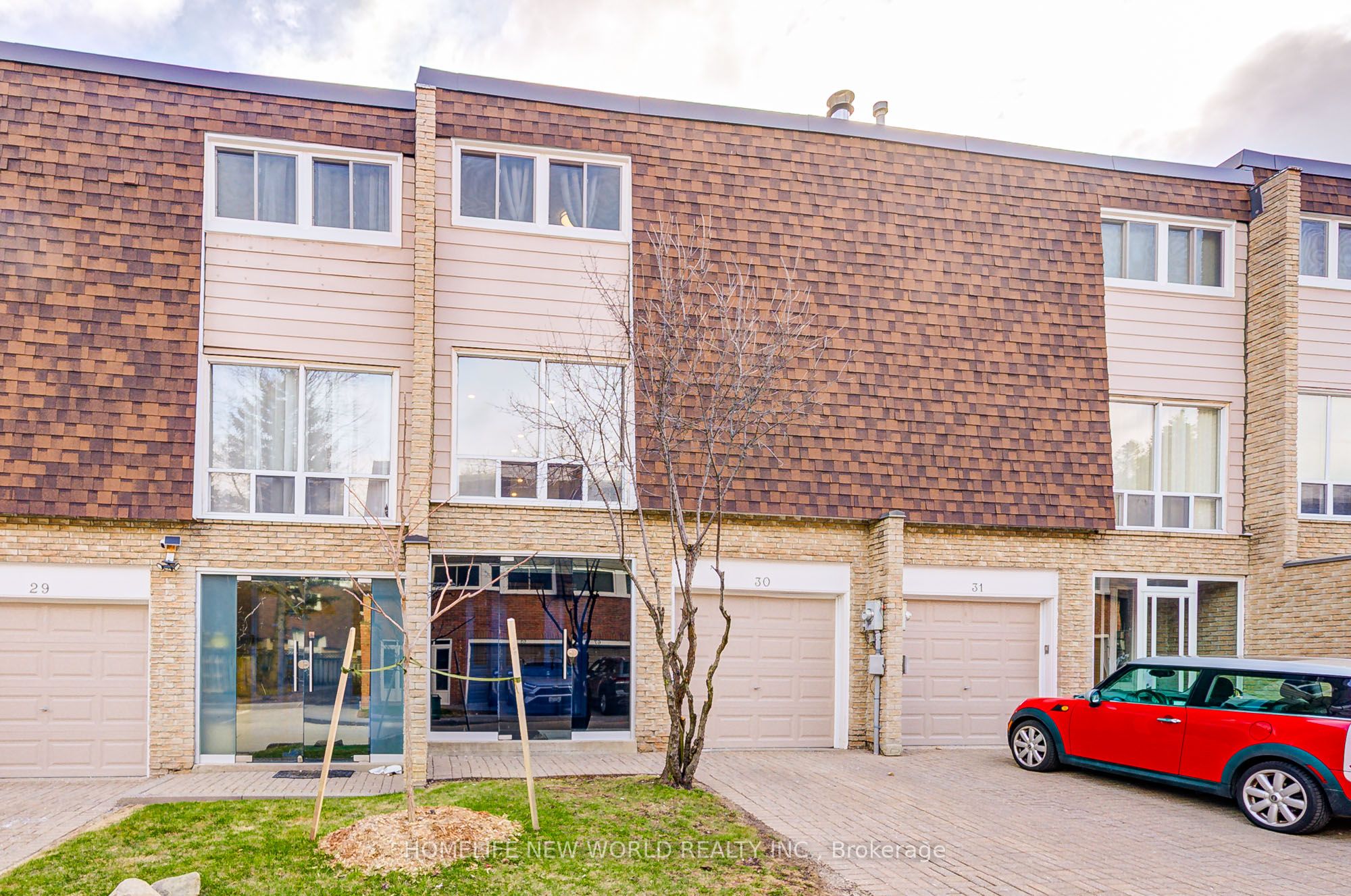 #30 - 653 Village Parkway Property Photo 1