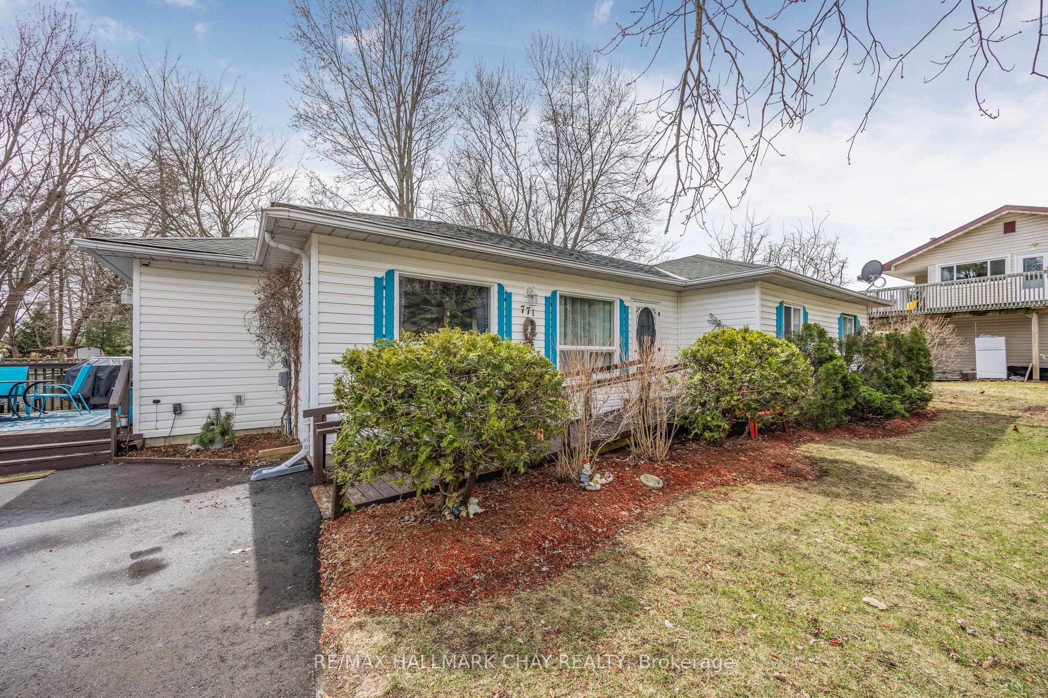 771 ROBERTS Road Property Photo 1