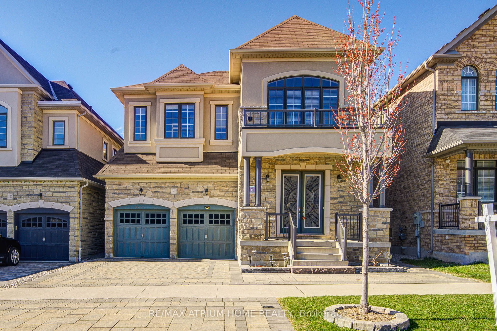 127 Maple Ridge Crescent Property Photo 1