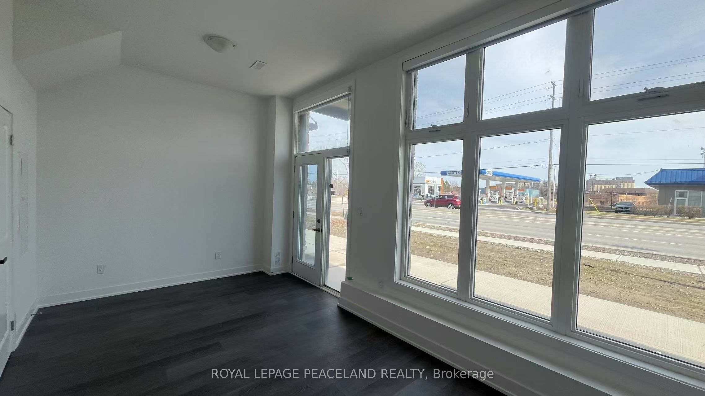 5444 Main Street Ground Floor Property Photo 5