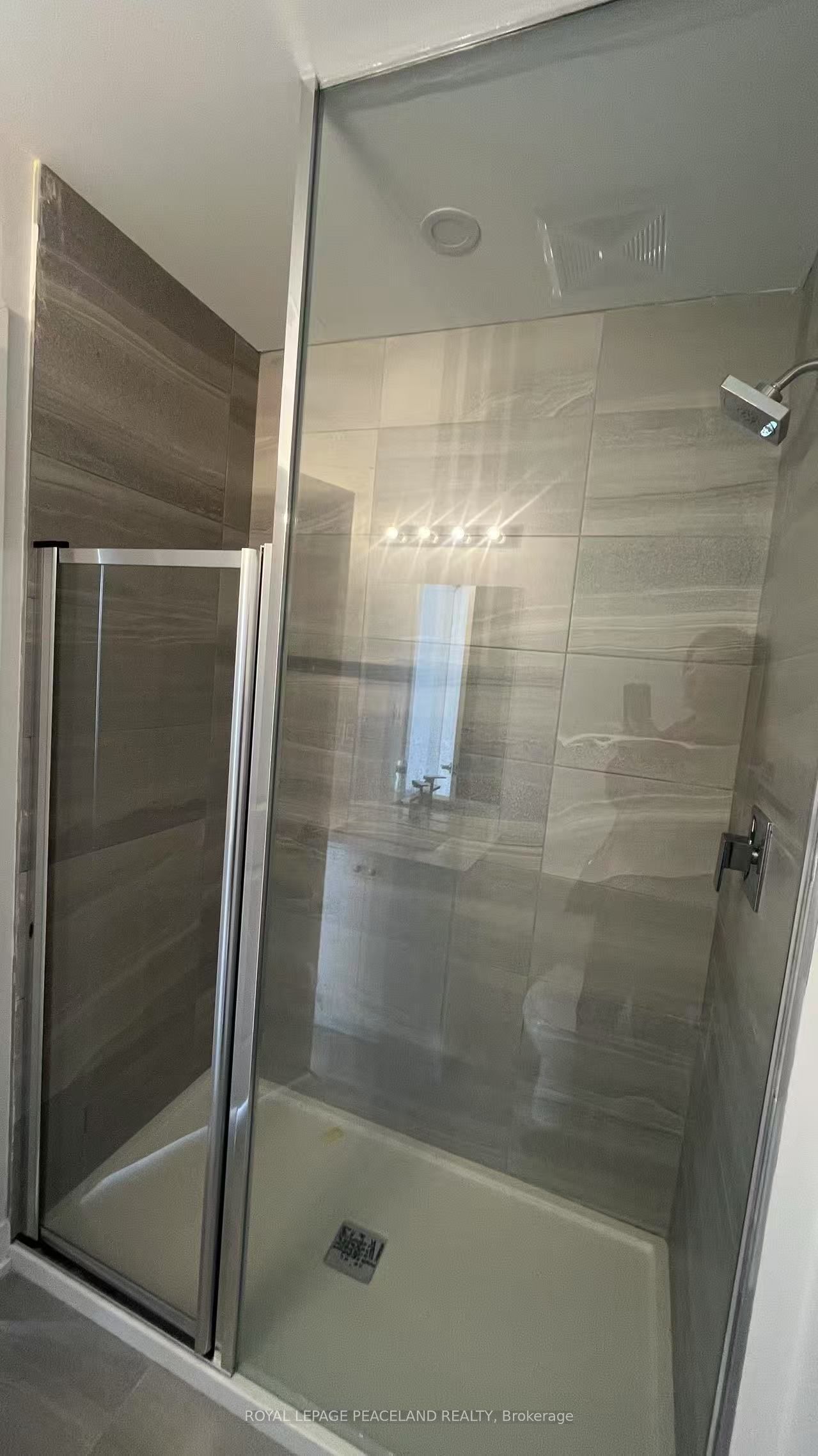 5444 Main Street Ground Floor Property Photo 8