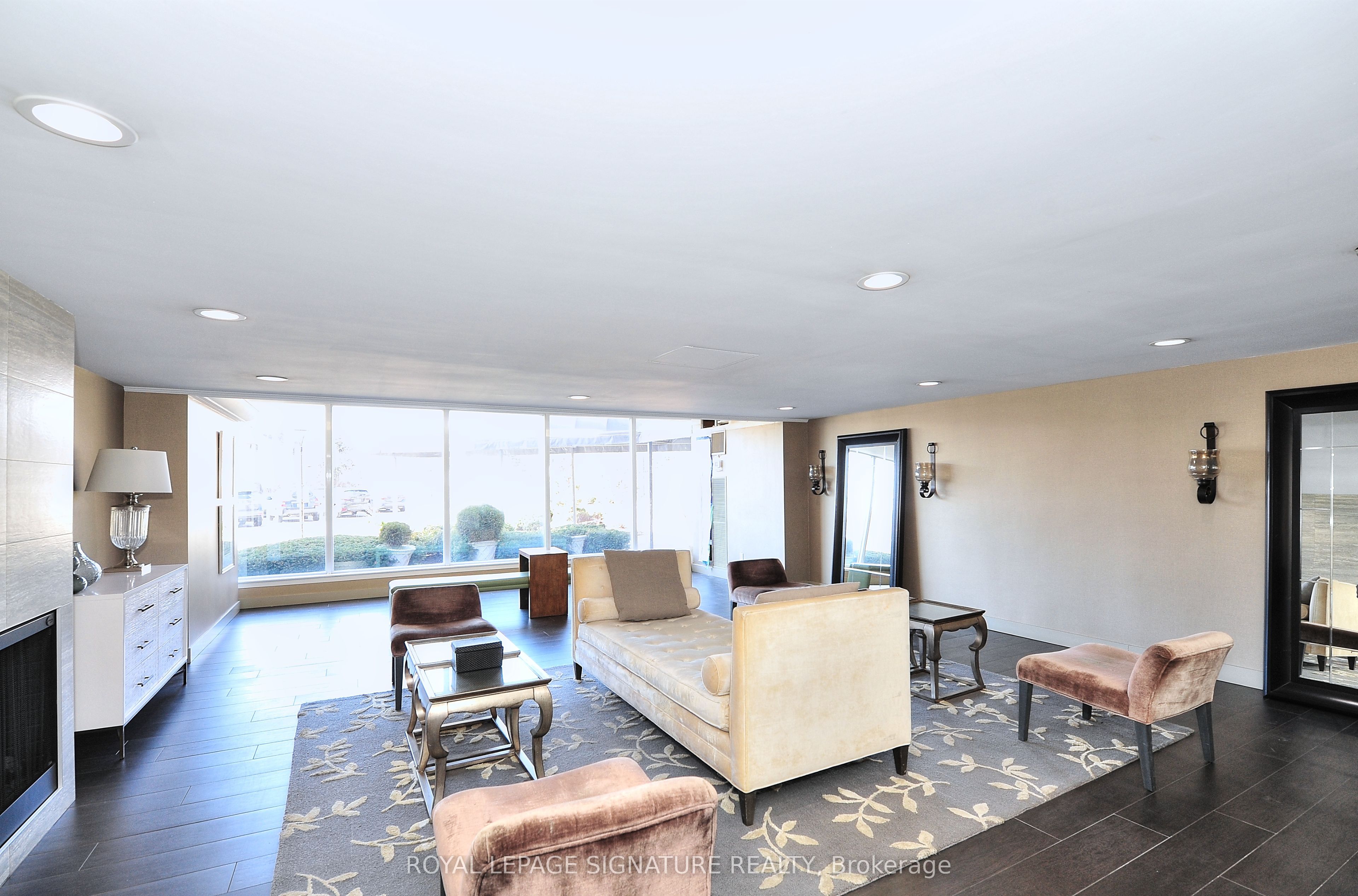 #1208 - 7811 Yonge Street Property Photo 1