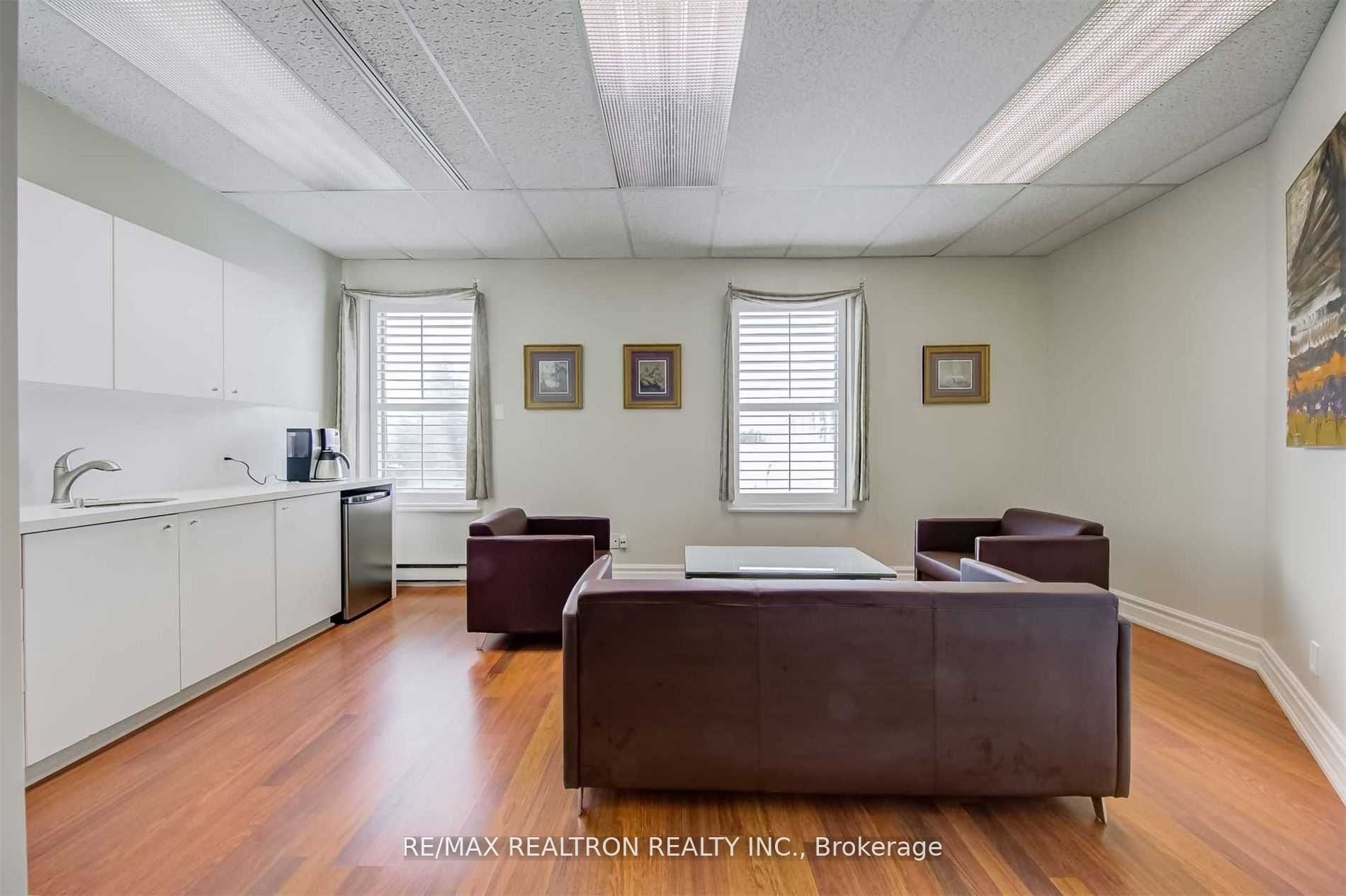 9955 Yonge Street 207 Property Photo 6