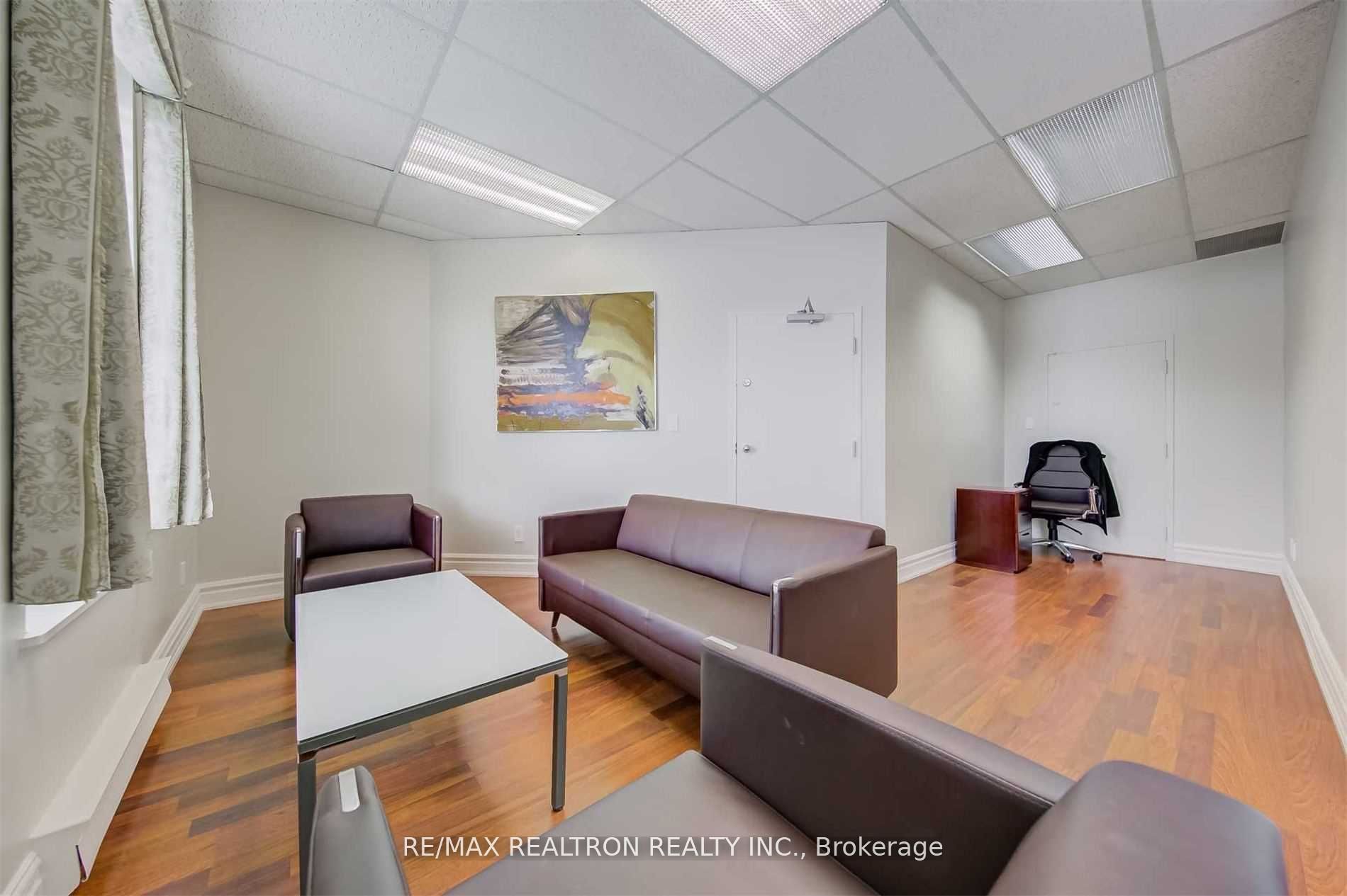 9955 Yonge Street 207 Property Photo 7