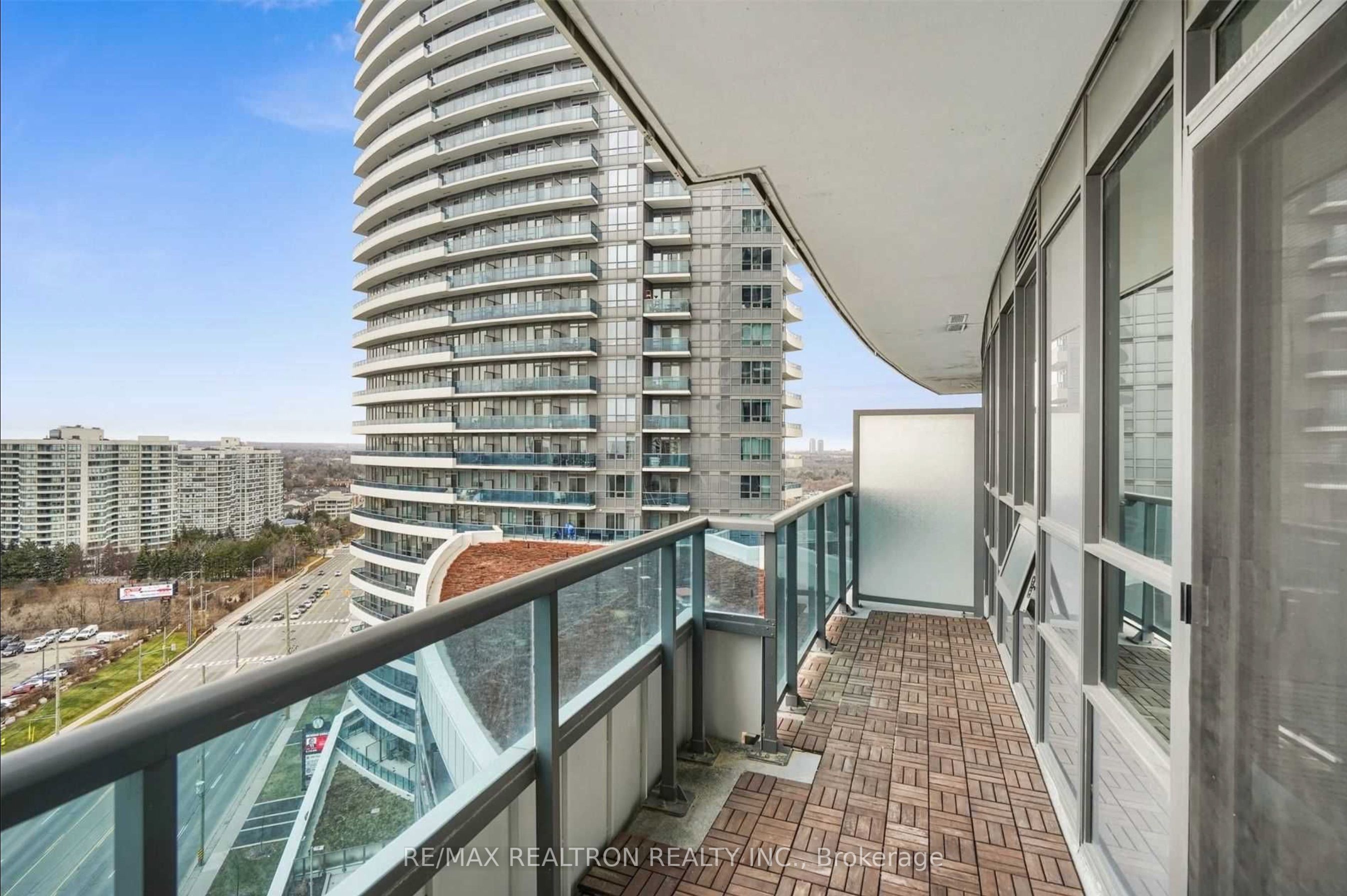 7161 Yonge Street E 1222 Property Photo 1