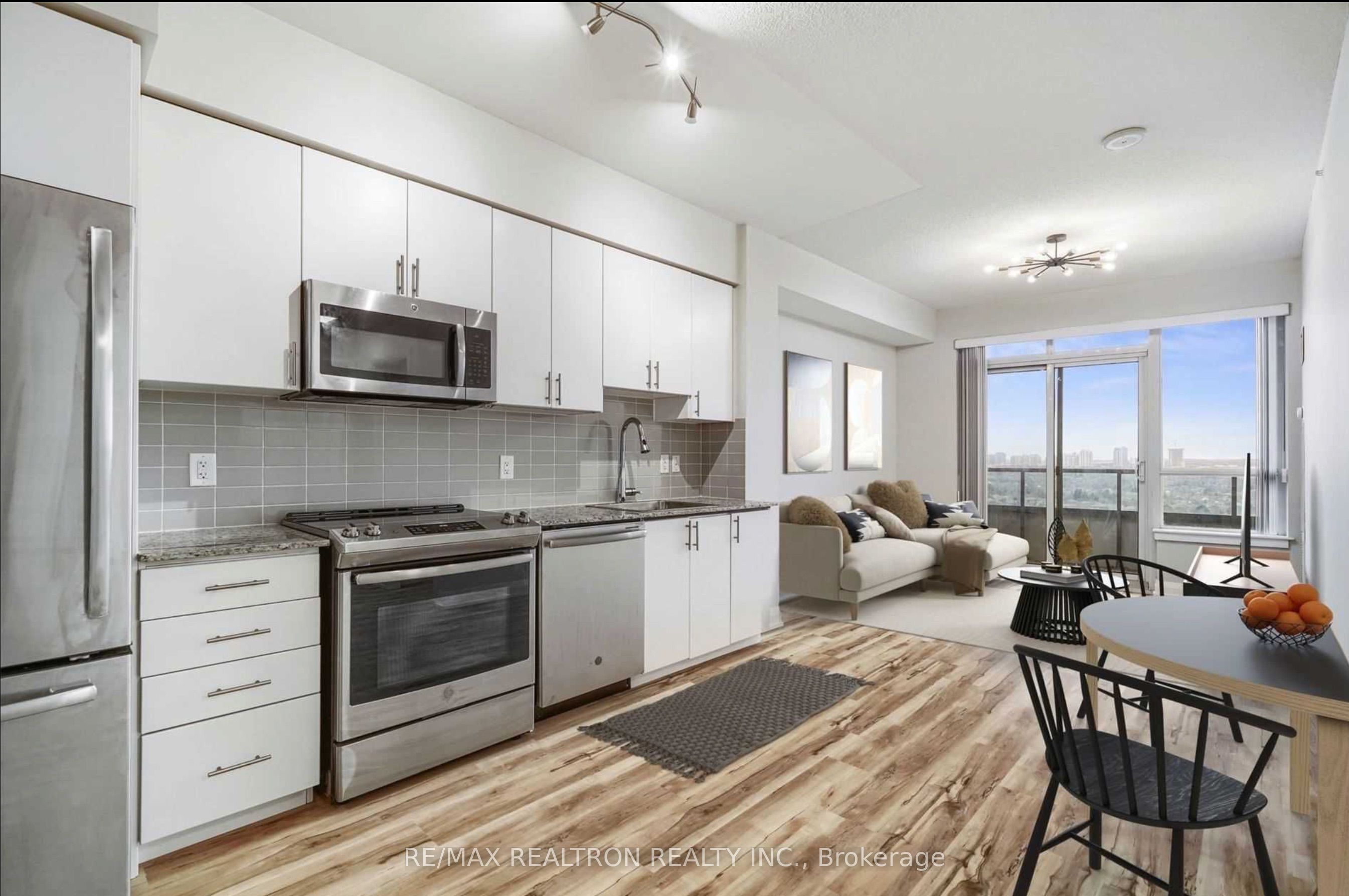7161 Yonge Street E 1222 Property Photo 2
