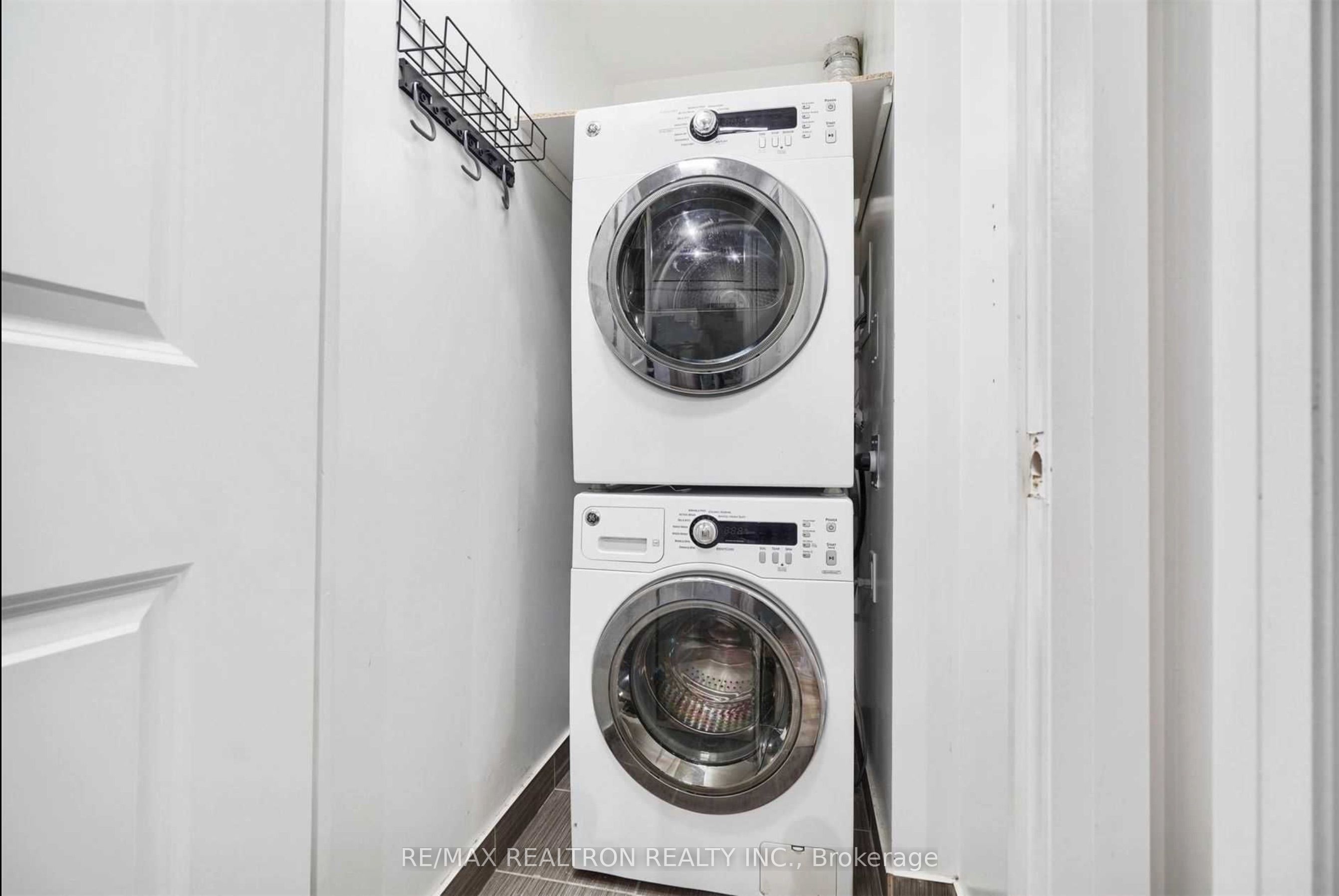 7161 Yonge Street E 1222 Property Photo 6