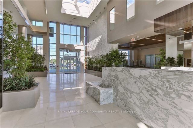 #908a - 9608 Yonge Street Property Photo 2