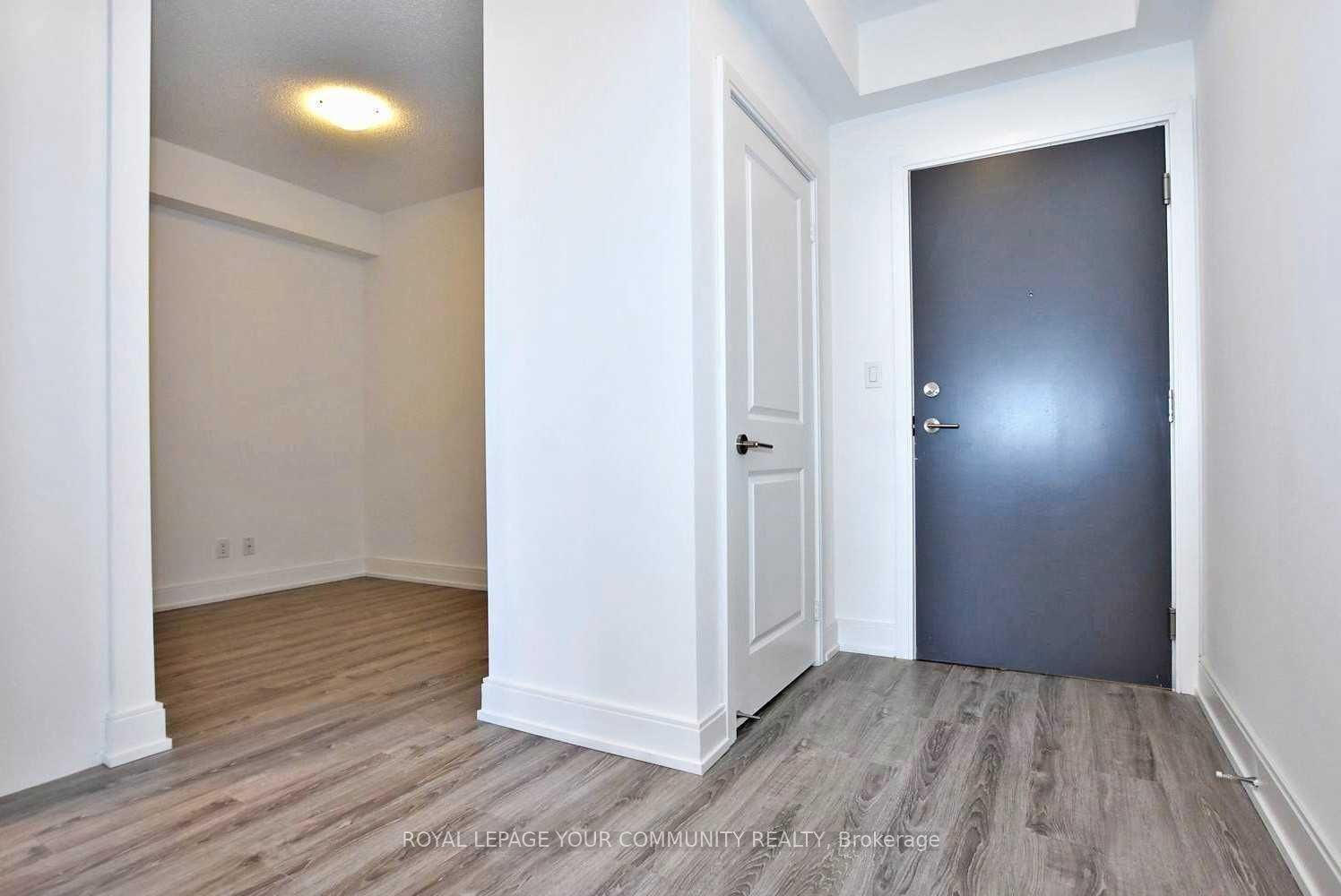 #908a - 9608 Yonge Street Property Photo 3