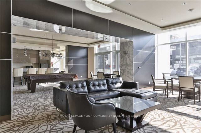 #908a - 9608 Yonge Street Property Photo 12