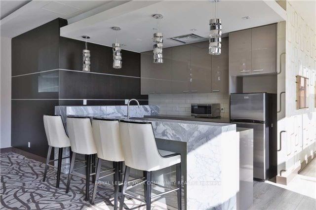 #908a - 9608 Yonge Street Property Photo 13
