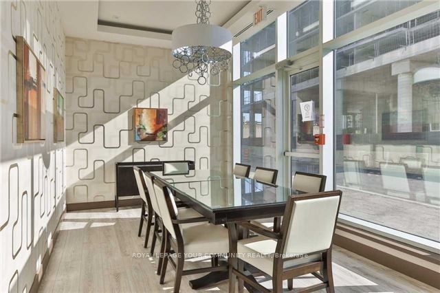 #908a - 9608 Yonge Street Property Photo 14
