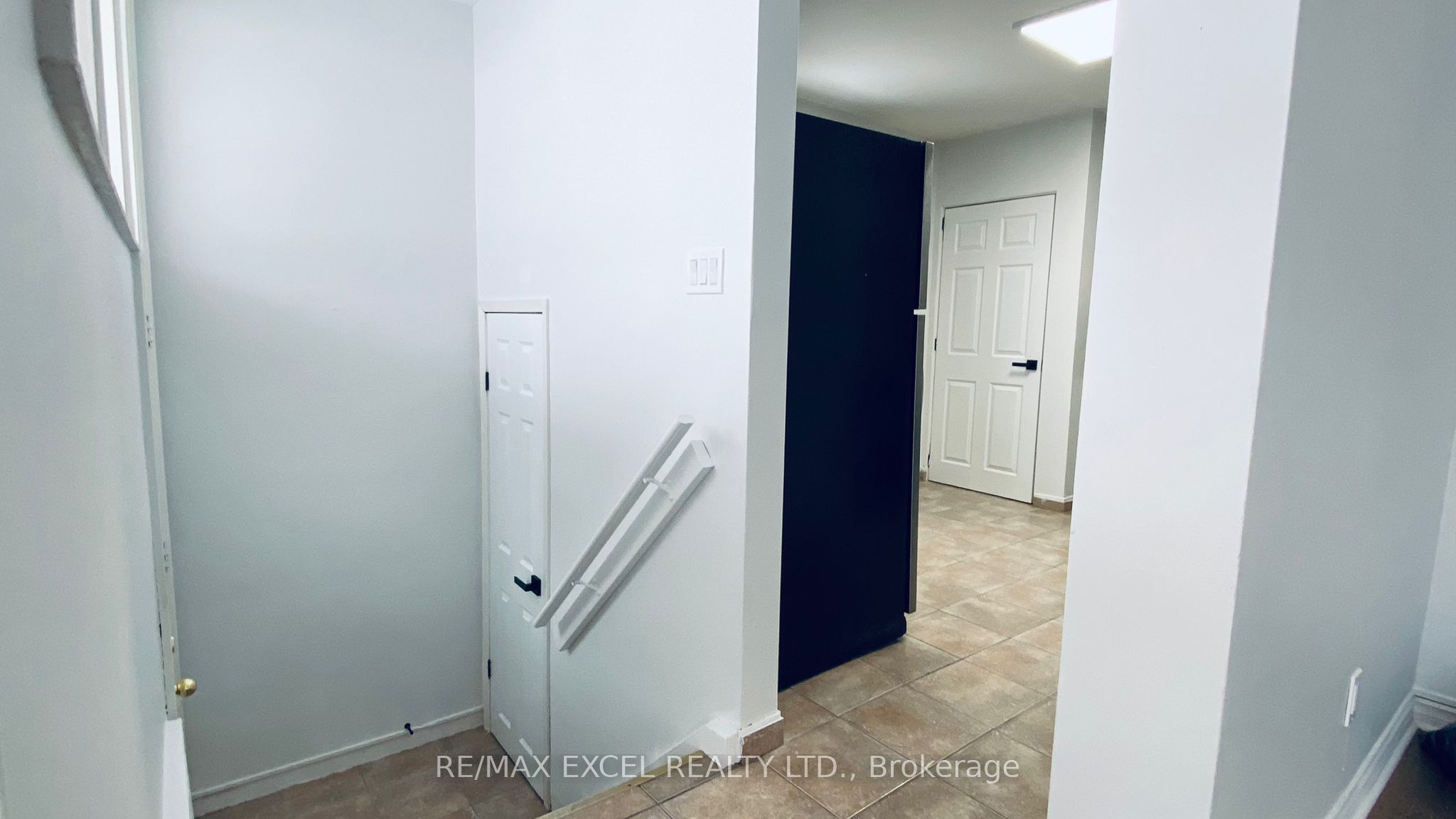 88 Longford Drive Main Floor Property Photo 1