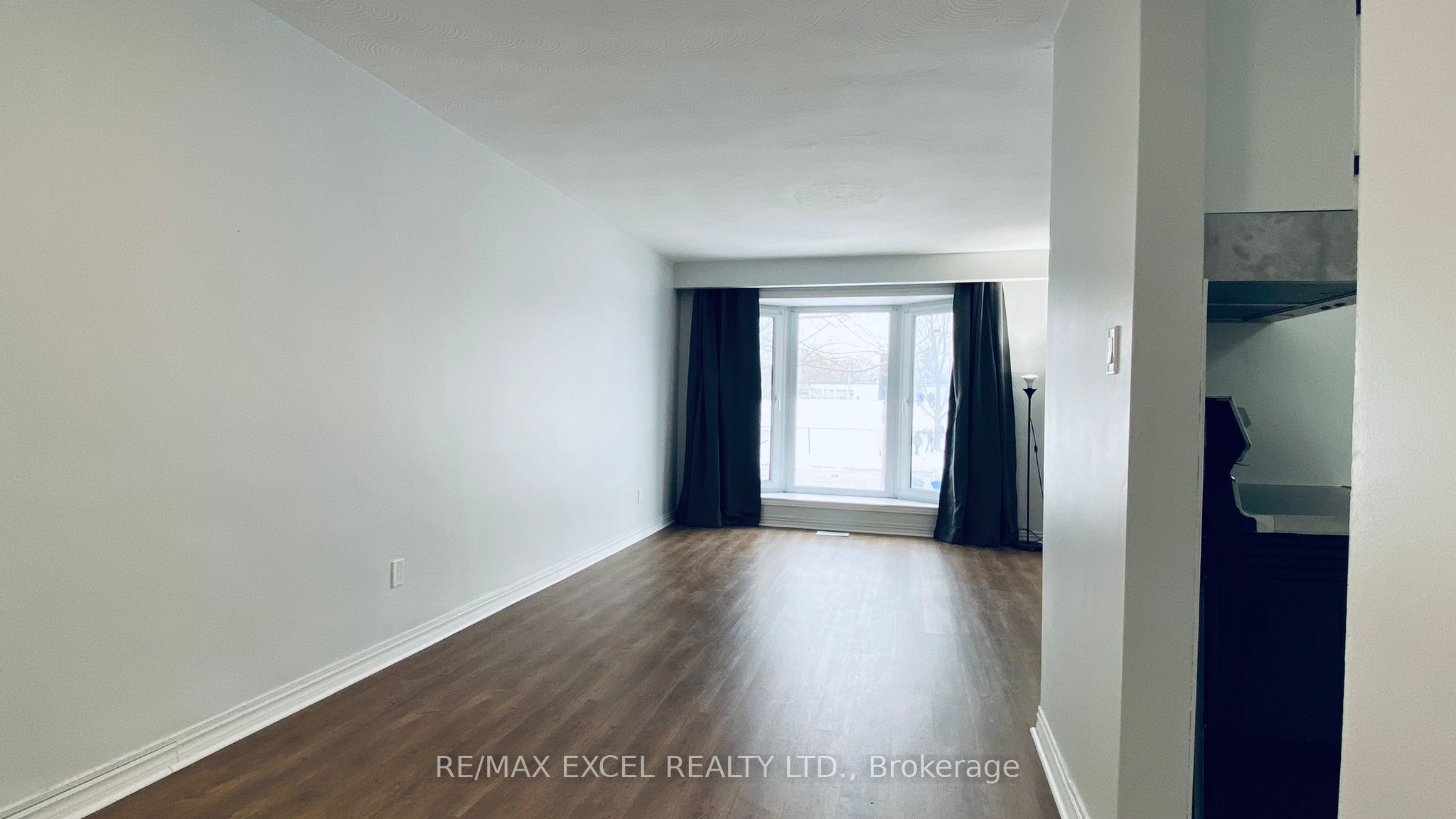 88 Longford Drive Main Floor Property Photo 6