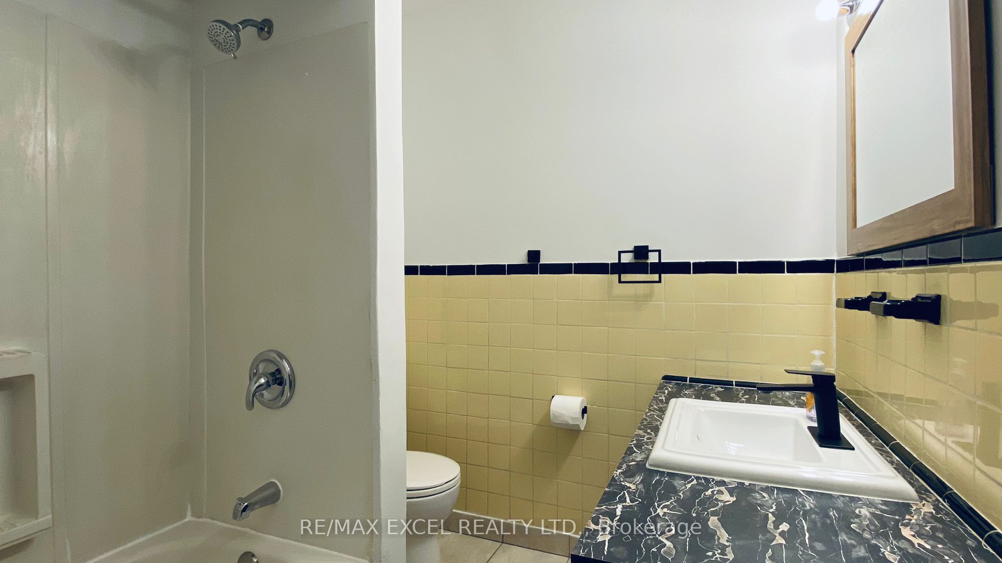 88 Longford Drive Main Floor Property Photo 9