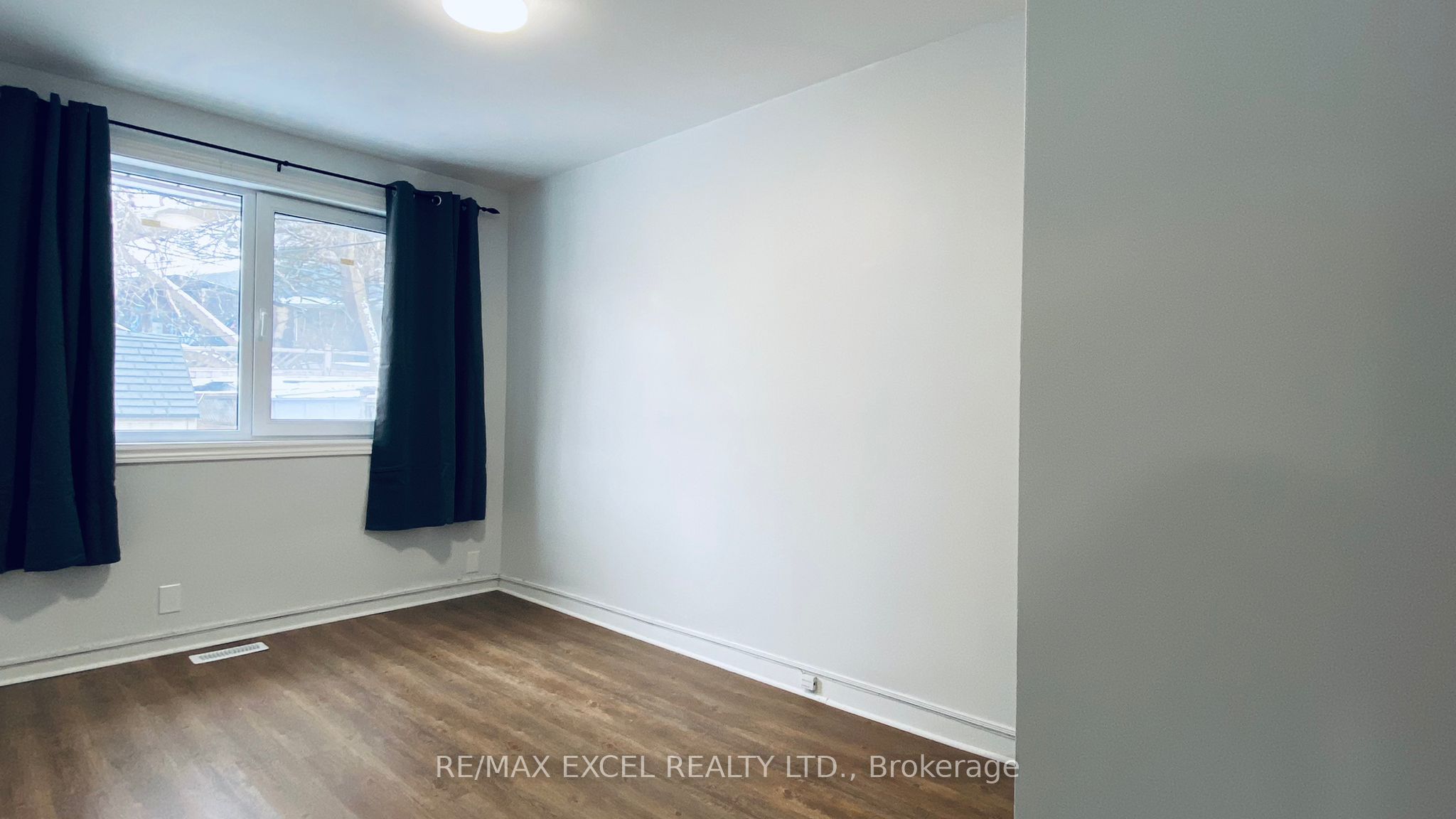 88 Longford Drive Main Floor Property Photo 14