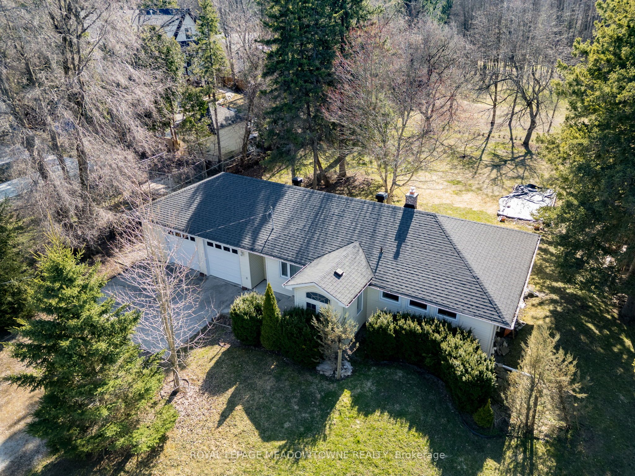 208 Martin St Property Photo 1