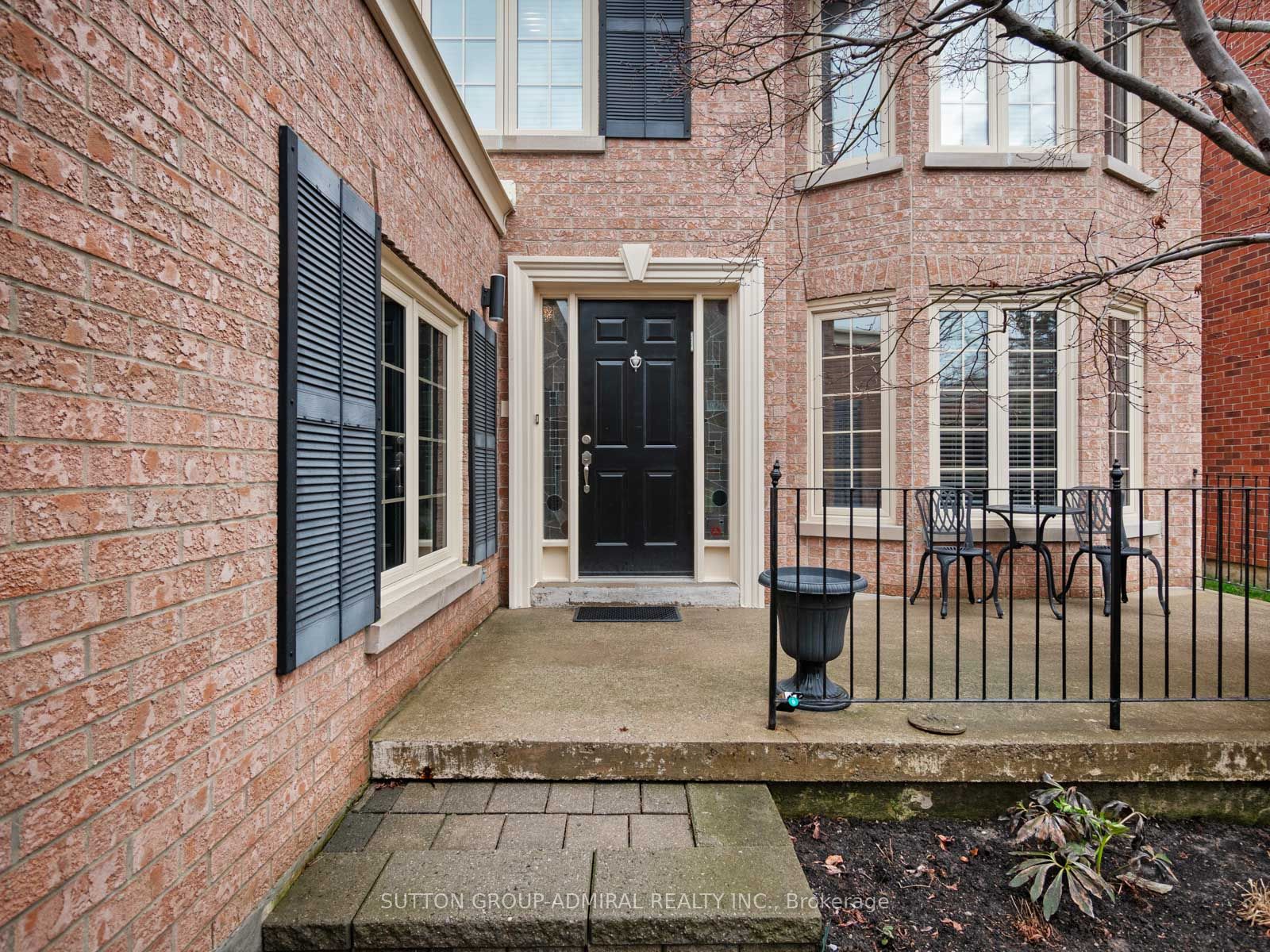 16 Cowles Court Property Photo 2