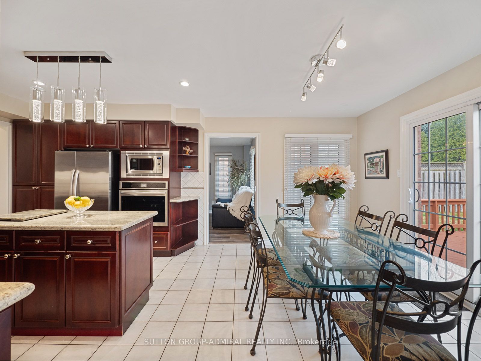 16 Cowles Court Property Photo 7