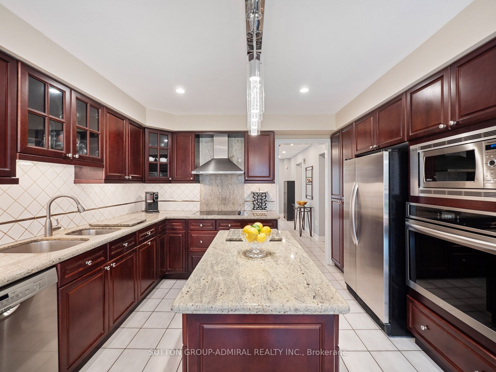 16 Cowles Court Property Photo 8