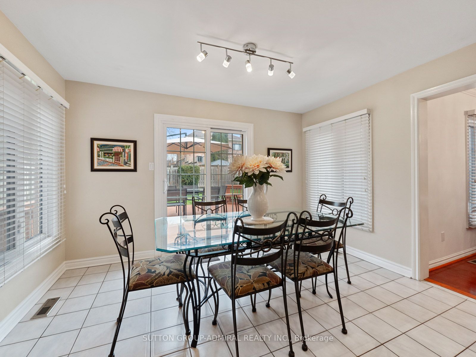 16 Cowles Court Property Photo 11