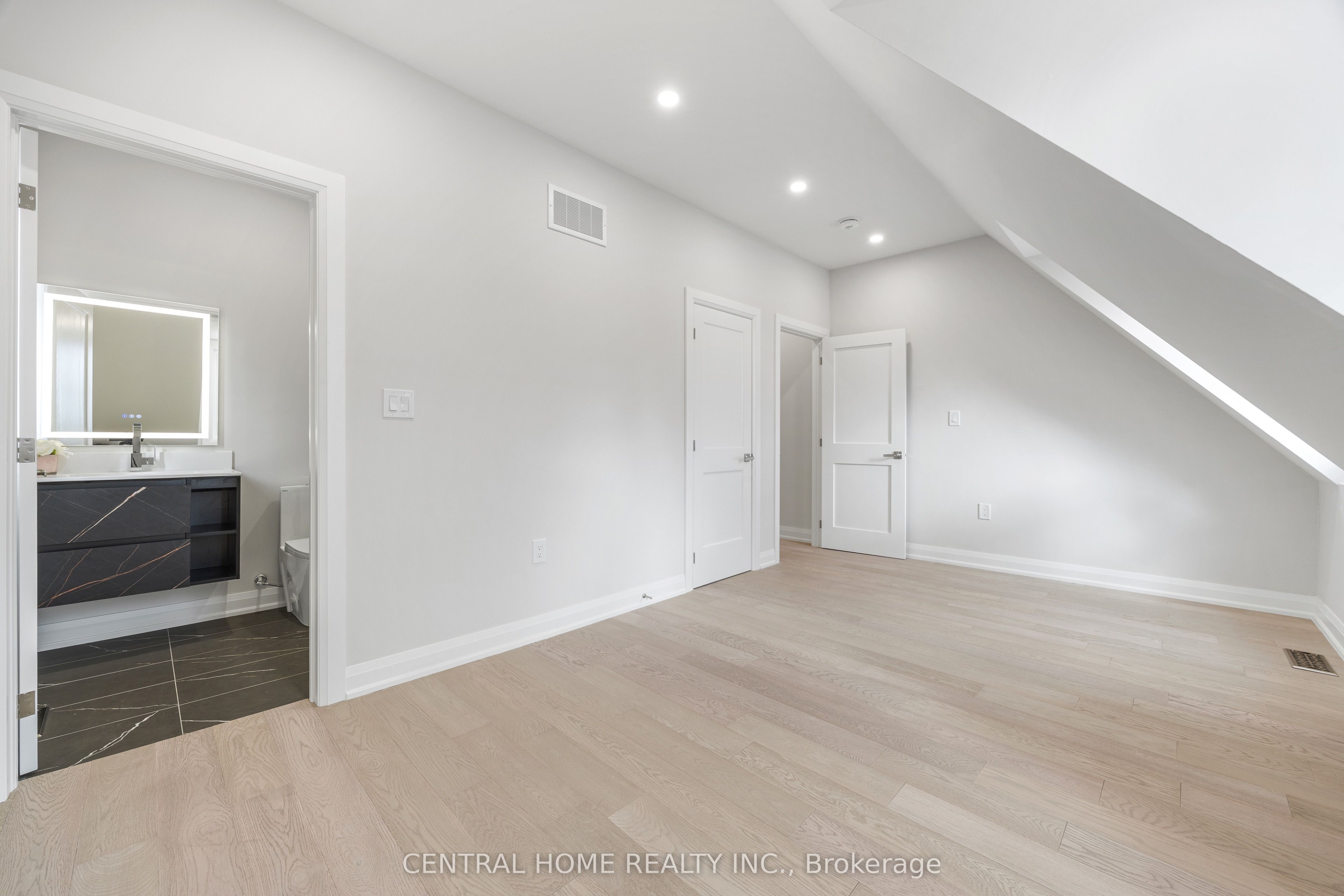 2946 Elgin Mills Road E Property Photo 20