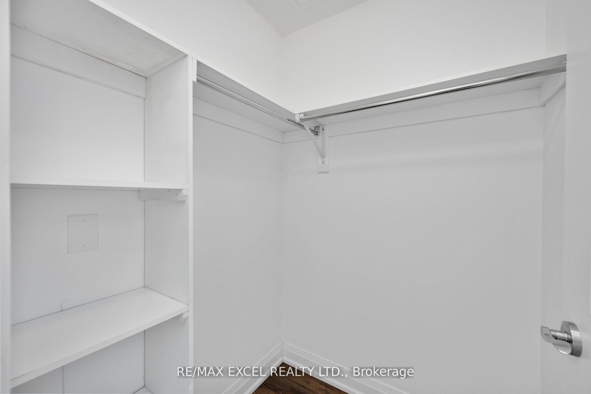 9582 Markham Rd Property Photo 13