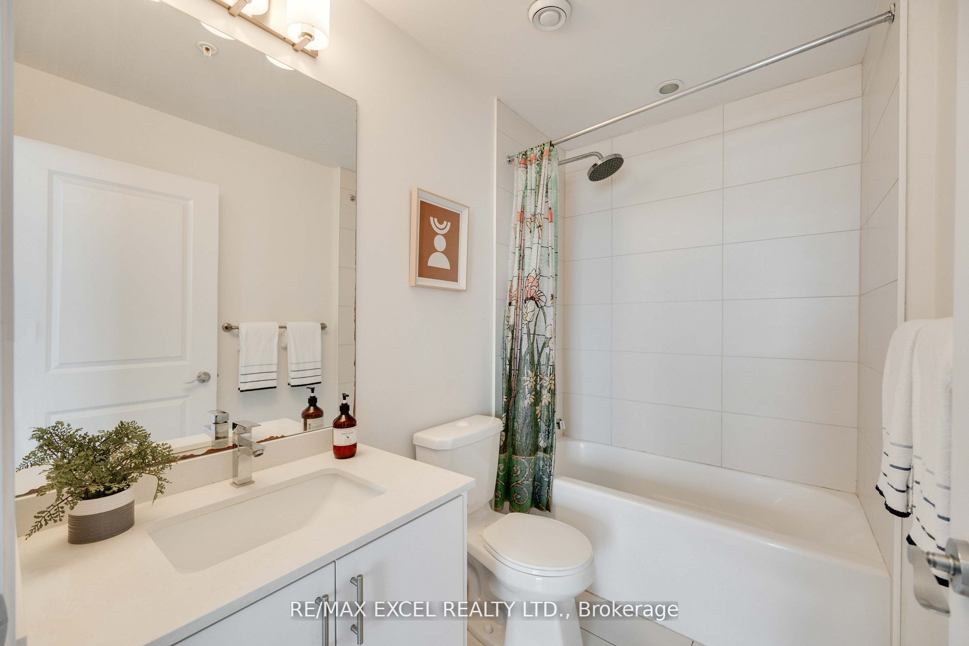 9582 Markham Rd Property Photo 16