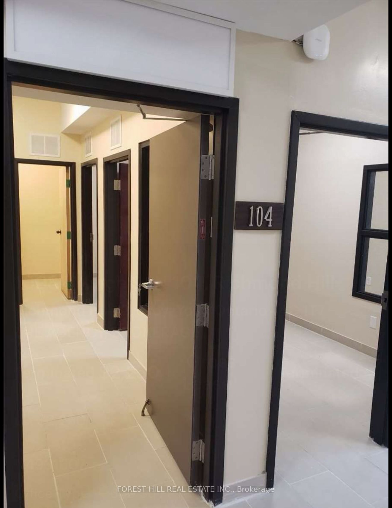 10087 Yonge Street 104 Property Photo 2